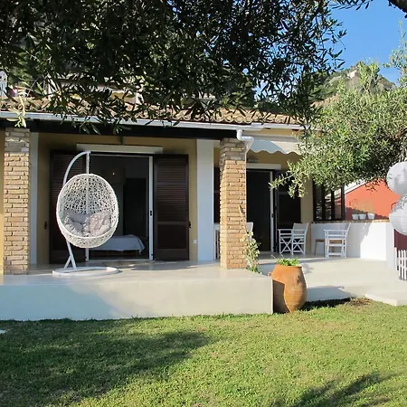 Casa de Férias Seafront Calista House With Garden