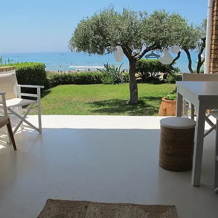 Seafront Calista House With Garden Glyfáda