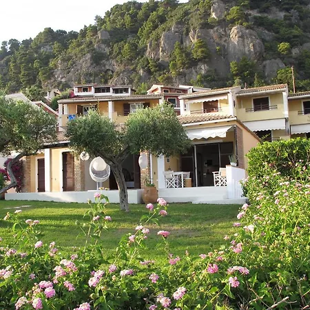 Seafront Calista House With Garden Casa de Férias