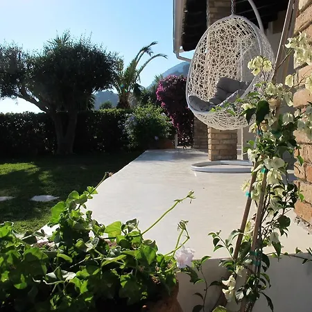 Nyaraló Seafront Calista House With Garden Glifáda