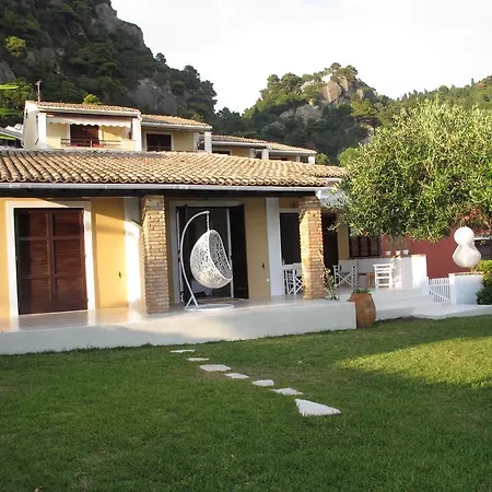 Nyaraló Seafront Calista House With Garden Glifáda