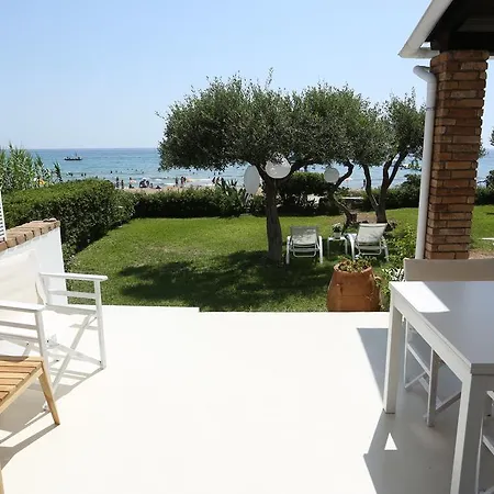 Seafront Calista House With Garden Nyaraló Glifáda